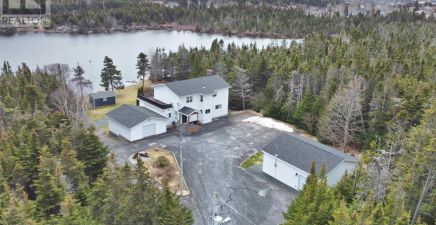 28 Valley Road, Spaniards Bay, NL A0A3X0